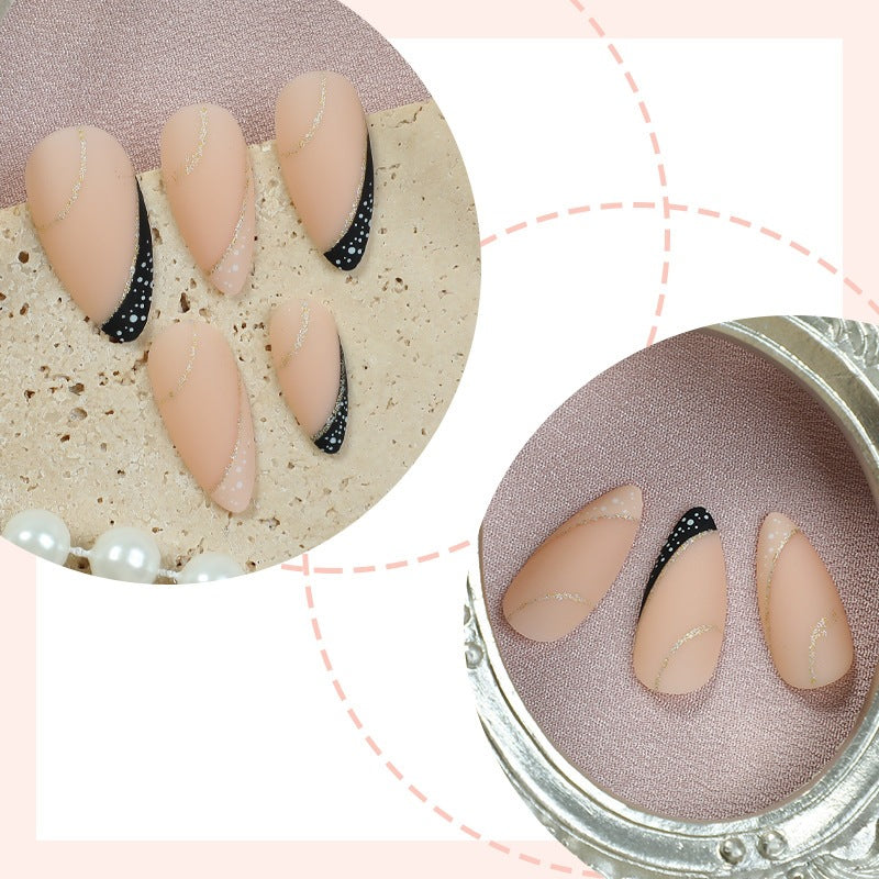 Nail set with elegant gold and silver accents Stornfield
