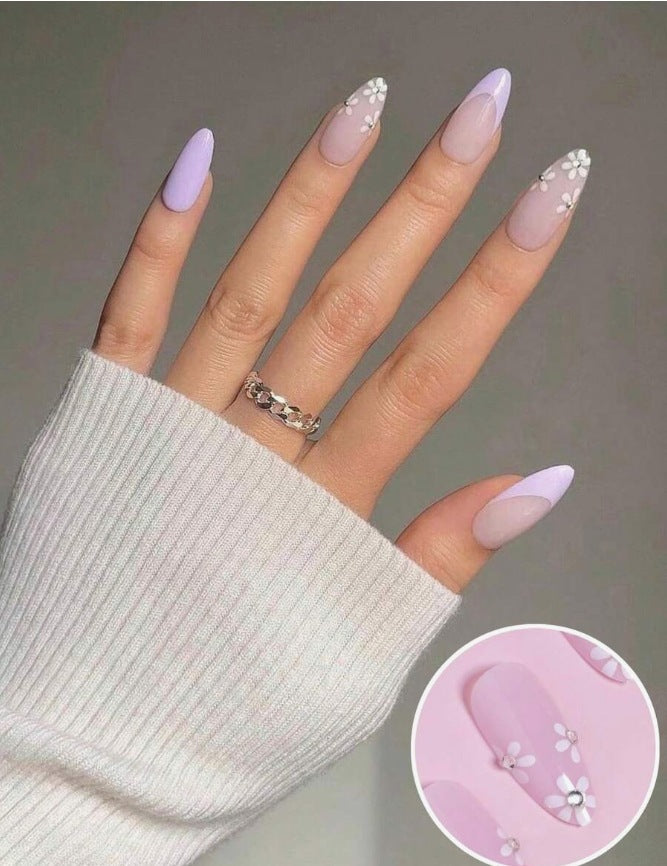 Decorative Floral Press-On Nails Stornfield