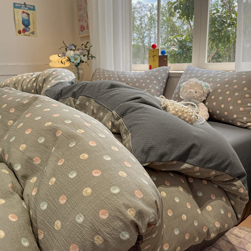 Lightweight Decorative Bedding Set
