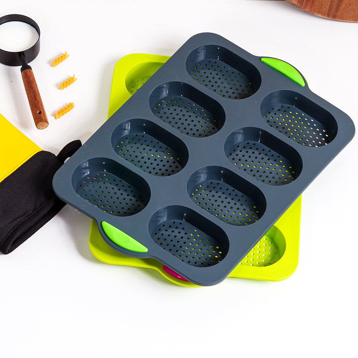 Silicone muffin baking pan with non-stick coating and practical handles Stornfield