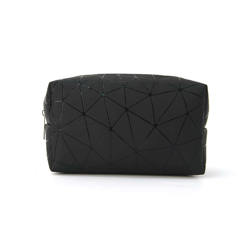 Practical cosmetic bag with 3D structure Stornfield