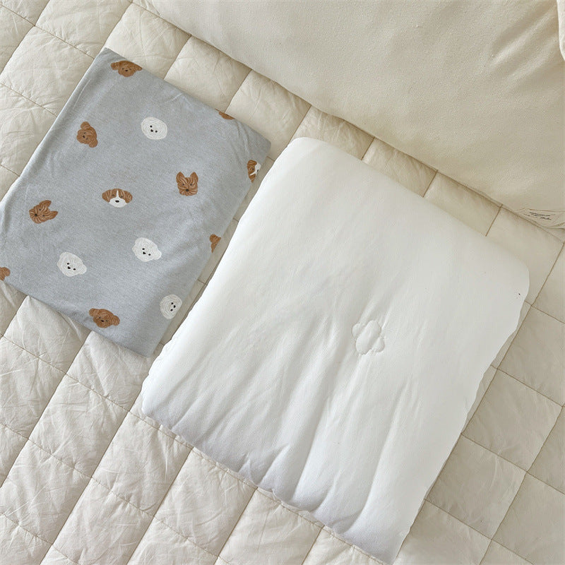 Unisex cotton pillowcase with cheerful bear design Stornfield