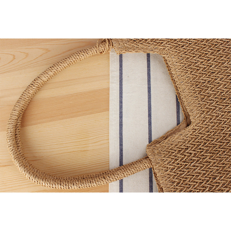 Elegant straw bag with practical tassels Stornfield