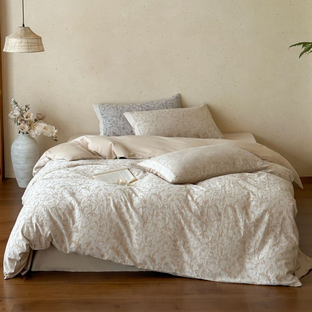 Jacquard Damask Duvet Cover Set with Hidden Closure and Corner Ties