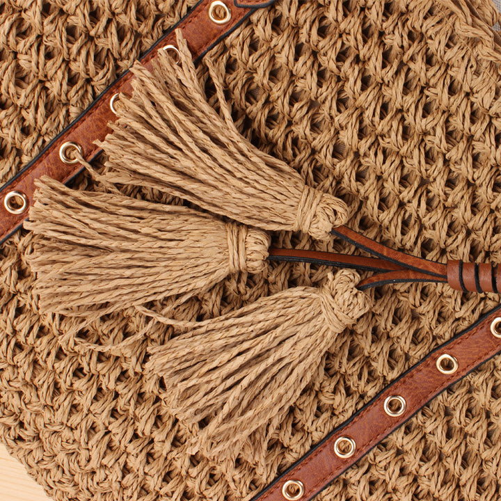 Elegant Beach Bag Made of Handcrafted Natural Material with Leather Accents Stornfield
