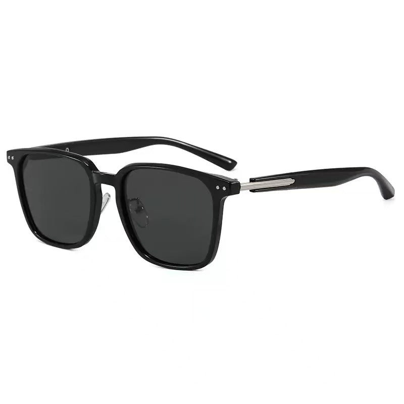 Women’s retro-inspired sunglasses in modern tortoiseshell pattern Stornfield