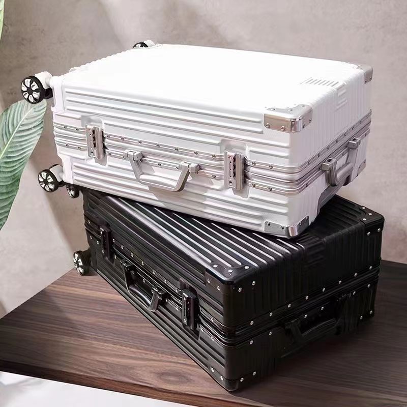 Stylish Hard-Shell Luggage Set Stornfield