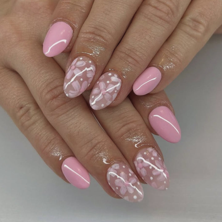 Artistic fingernails with elegant floral design Stornfield
