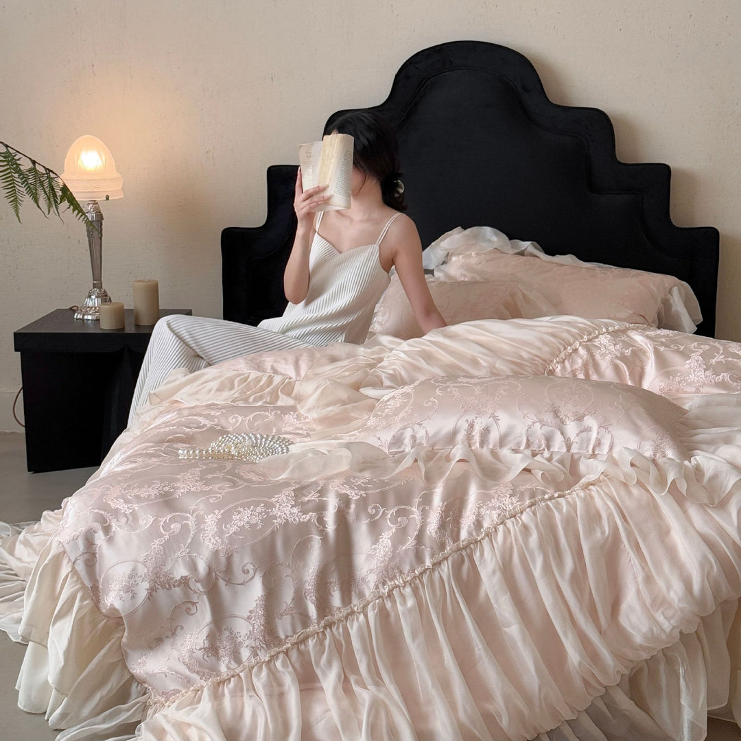 Luxurious Jacquard Satin Bedding Set with Ruffle Edges and Pillowcases
