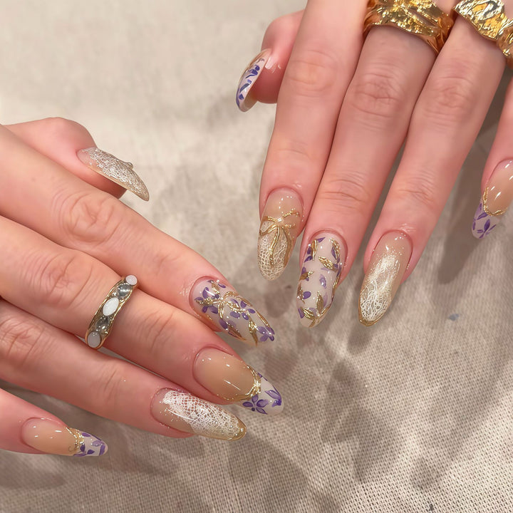 Elegant Floral Decorative Press-On Nails