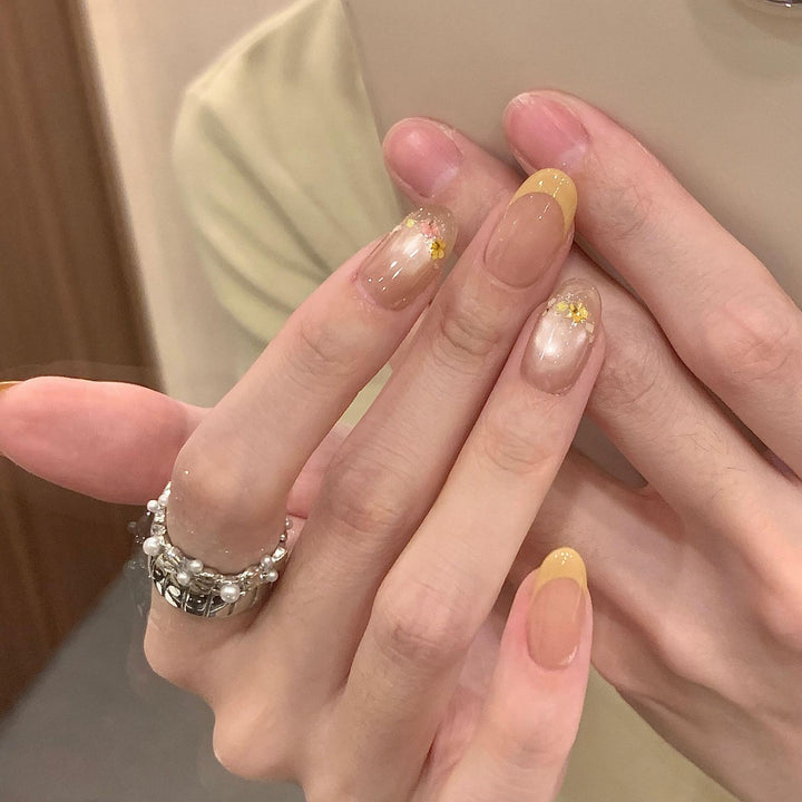 Artificial nails with elegant flower design Stornfield