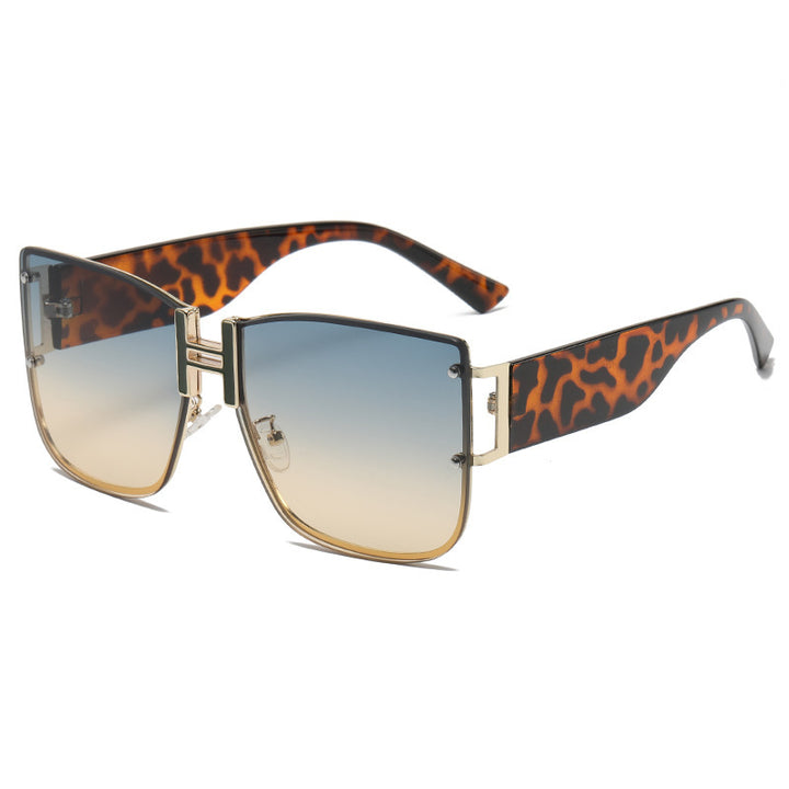 Ladies sunglasses in an elegant design with highly modern, organic lenses Stornfield
