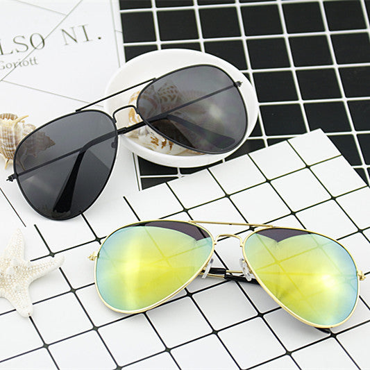 Women's modern pilot sunglasses with gradient lens design Stornfield