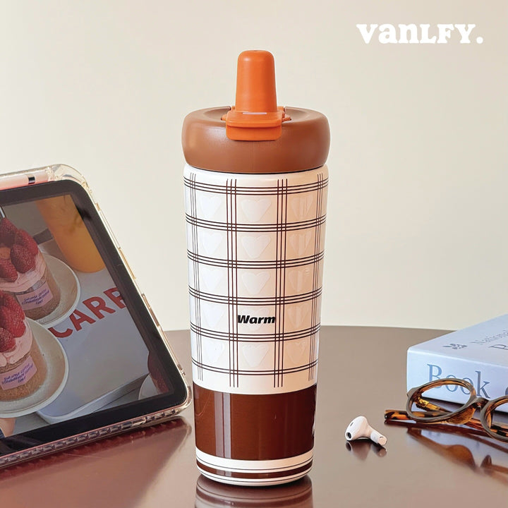 Women's insulated drinking bottle with innovative silicone cap and cheerful Stornfield motif