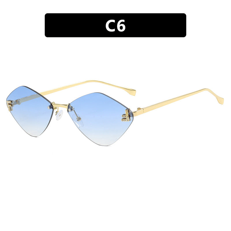 Women's geometric sunglasses in an extravagant design with gradient lenses Stornfield