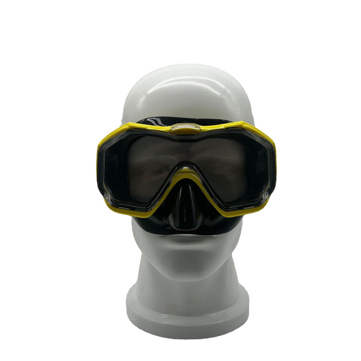 Diving mask with wide field of vision and anti-fog technology Stornfield