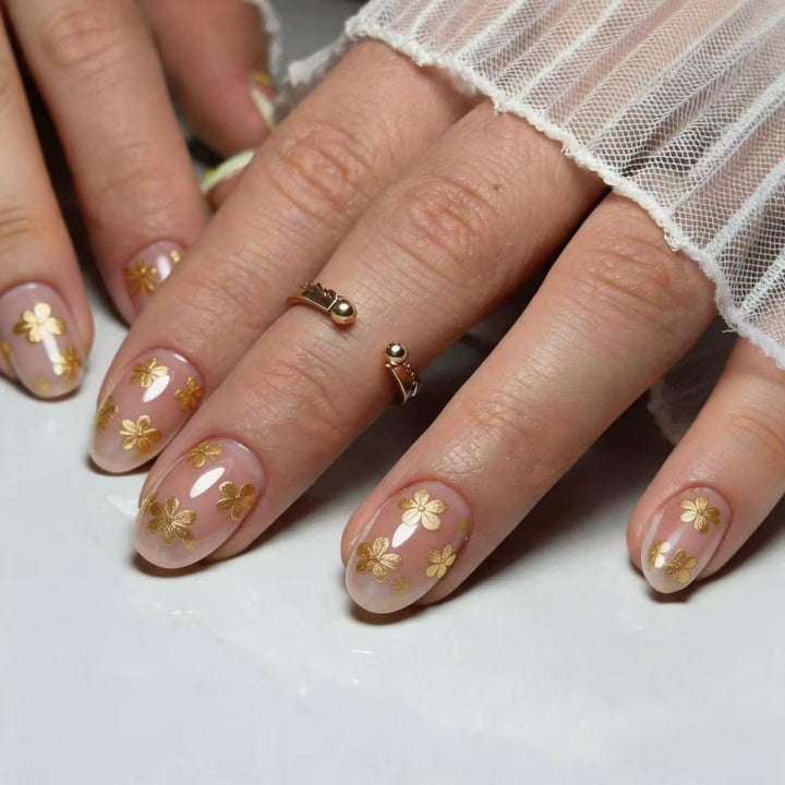 Artificial Nails in Delicate Flower Design Stornfield