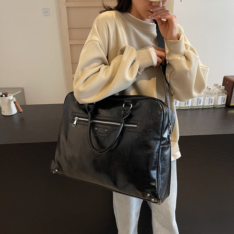Luxurious Vintage-Inspired Leather Duffel Bag Stornfield