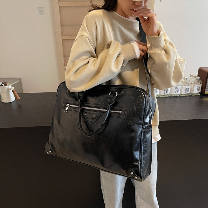 Luxurious Vintage-Inspired Leather Duffel Bag Stornfield