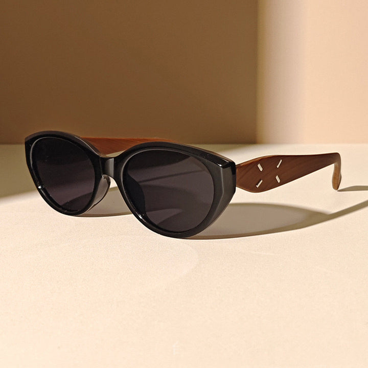 Fashionable Sunglasses in Elegant Cat-Eye Style Stornfield