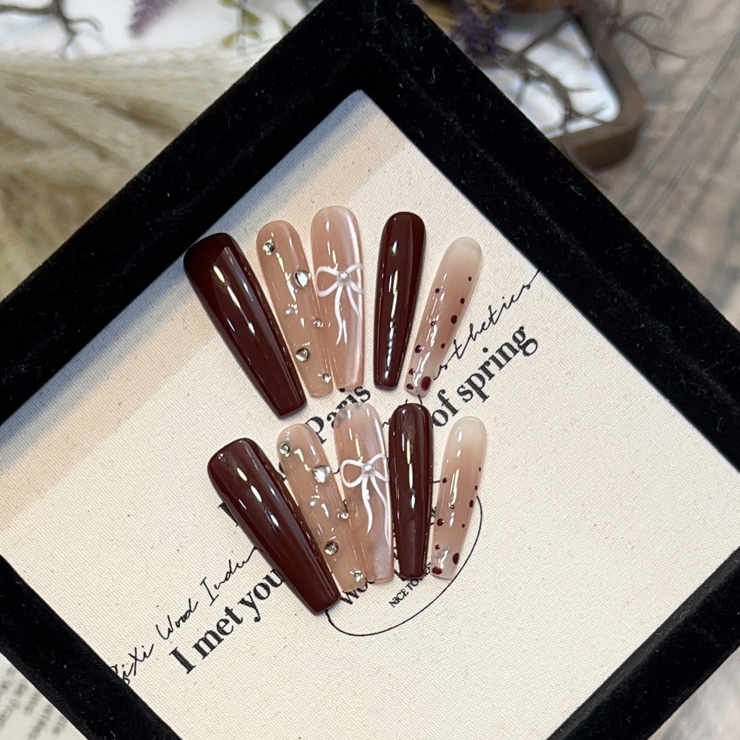 Elegant Decorative Press-On Nail Set