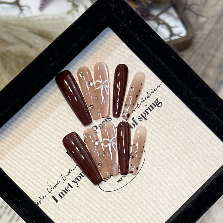 Elegant Decorative Press-On Nail Set