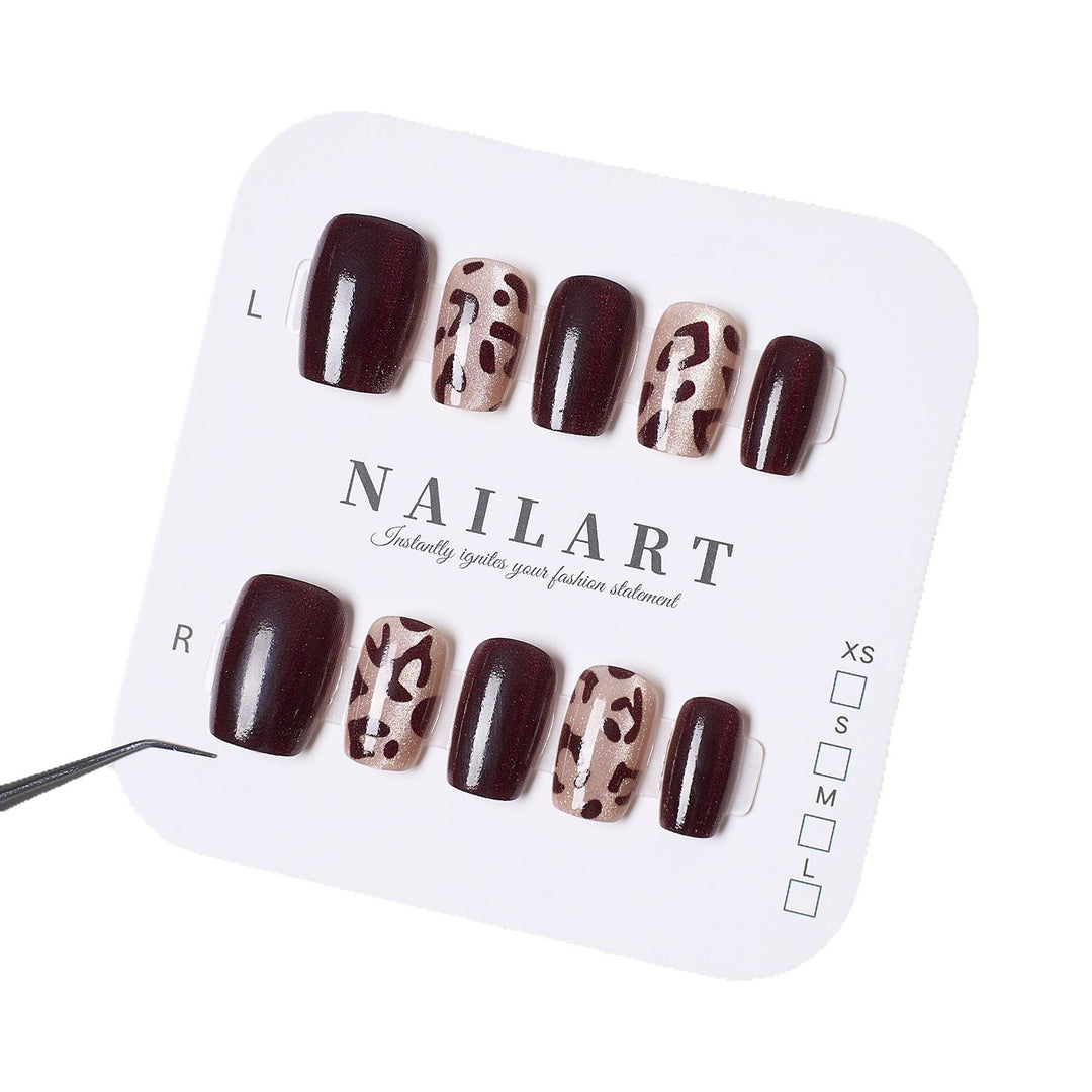 Artificial nails with modern swirl design Stornfield