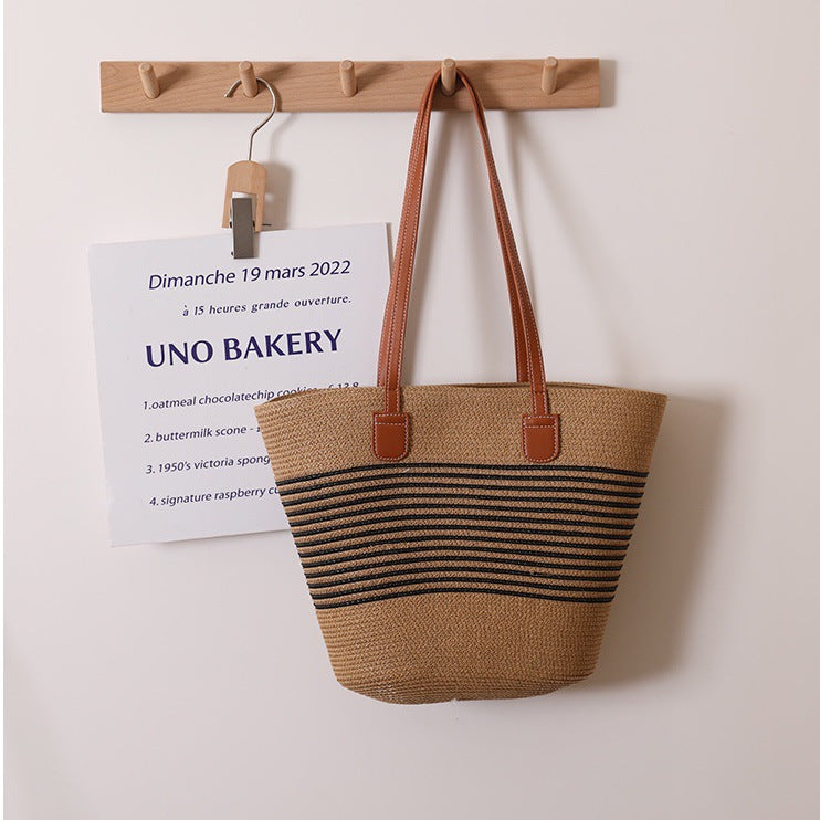 Elegant Bast Shoulder Bag with Striped Design Stornfield