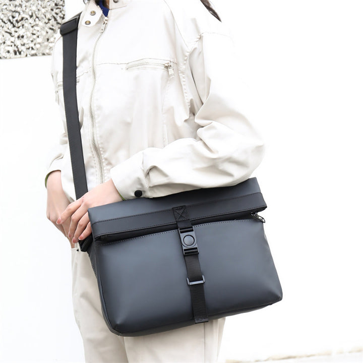 Water-Resistant Messenger Bag Stornfield