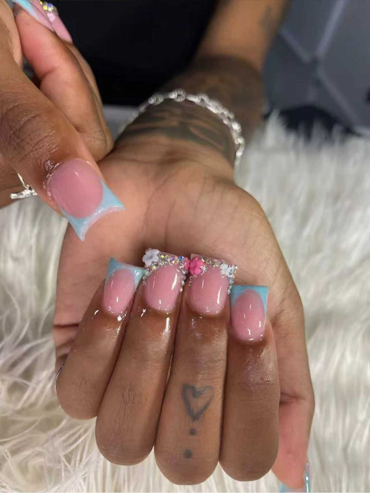 Decorative Floral Press-On Nail Art Extensions Stornfield