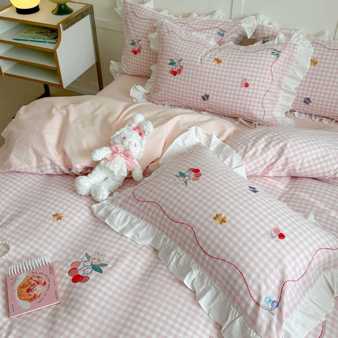 Ruffled Gingham Embroidered Duvet Cover Set with Scalloped Stitching and Pillow Shams
