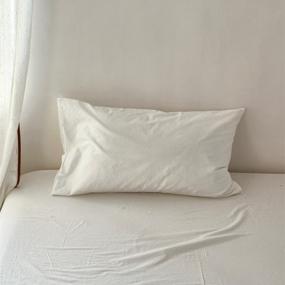 Cushion cover made of soft cotton percale with hidden zipper