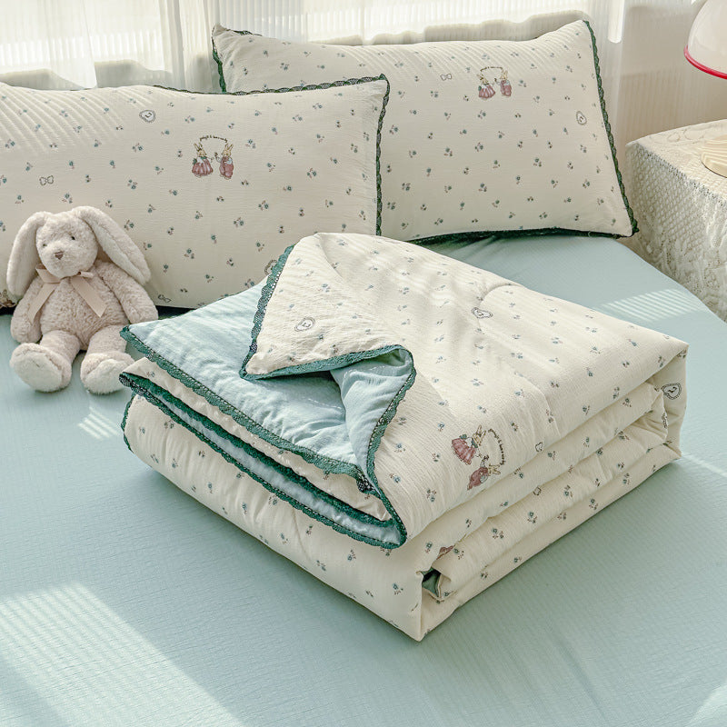 Floral Pattern Quilt Blanket