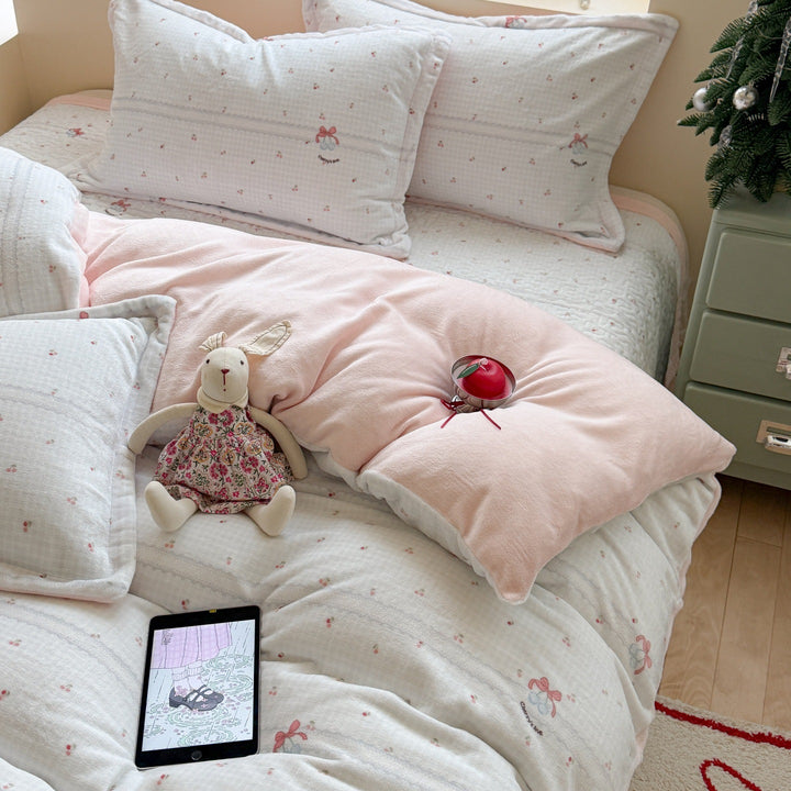 Plush Teddy-Print Reversible Comforter Set