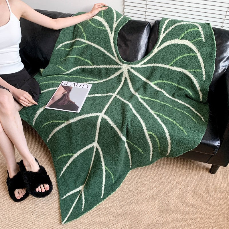 Leaf Pattern Decorative Throw Blanket