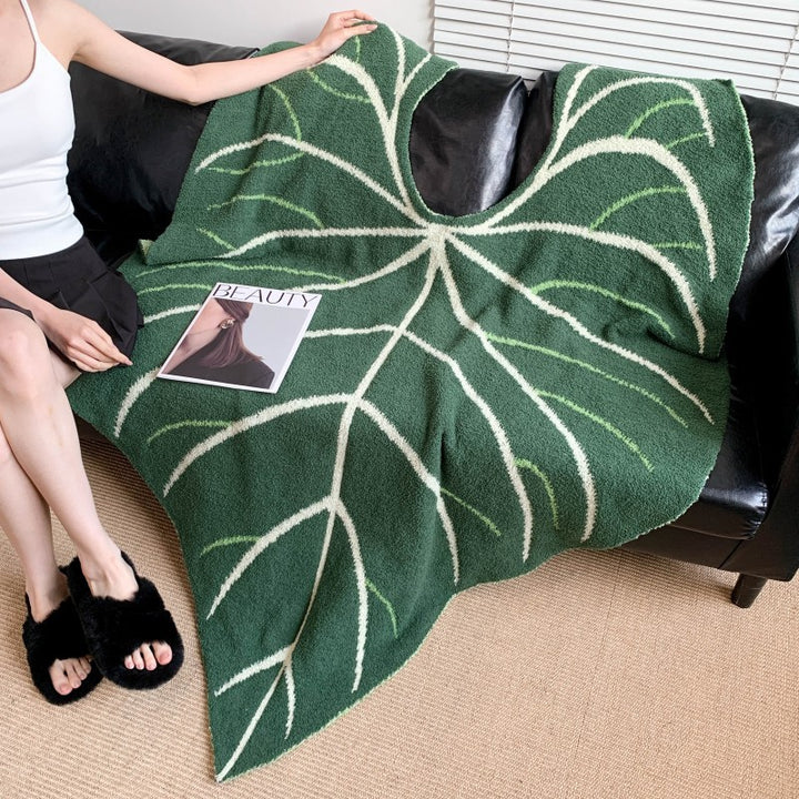 Leaf Pattern Decorative Throw Blanket