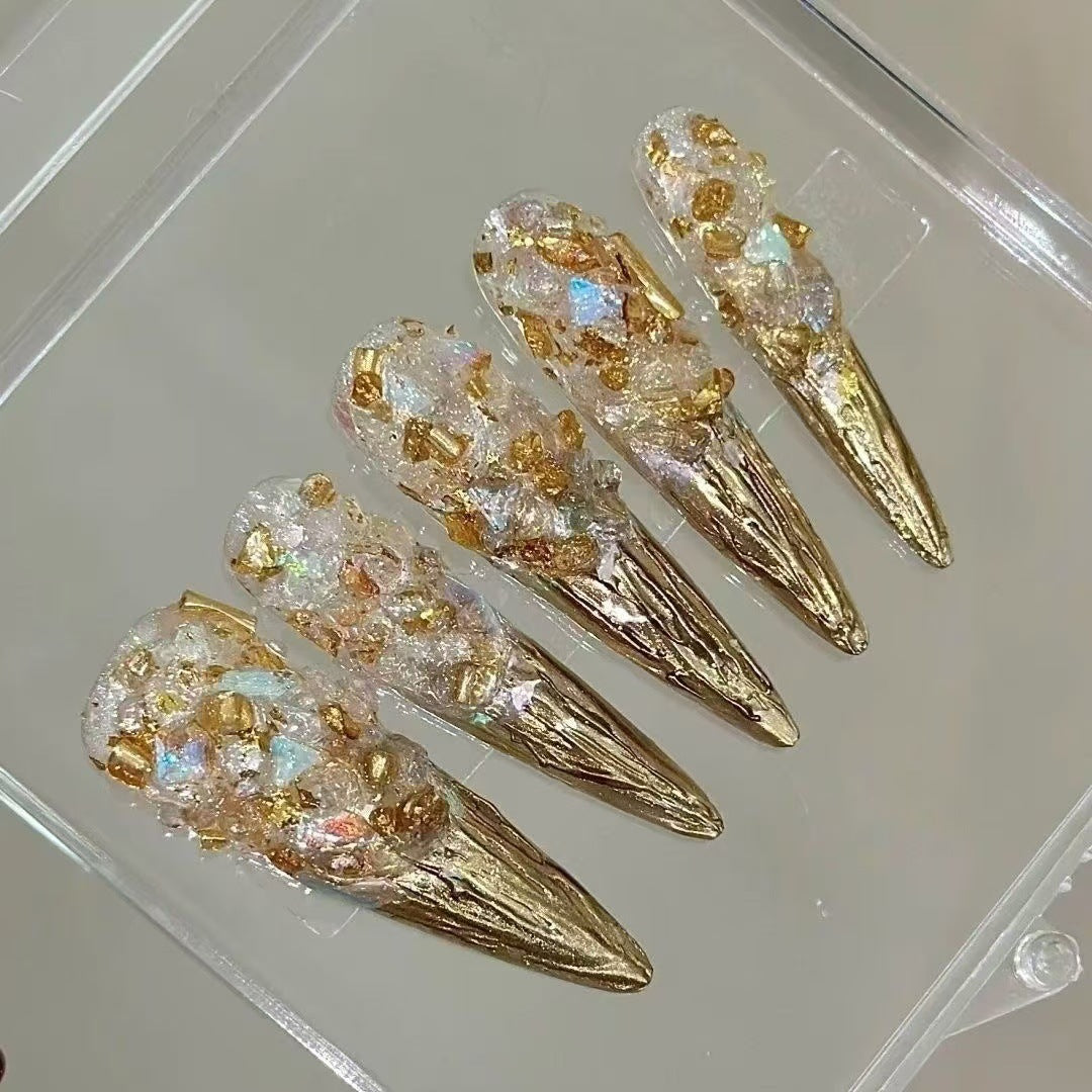 Elegant 3D Gold-Accent Press-On Nail Set Stornfield