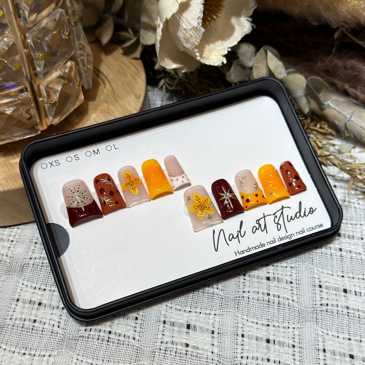 Handmade Floral Press-On Nail Set Stornfield