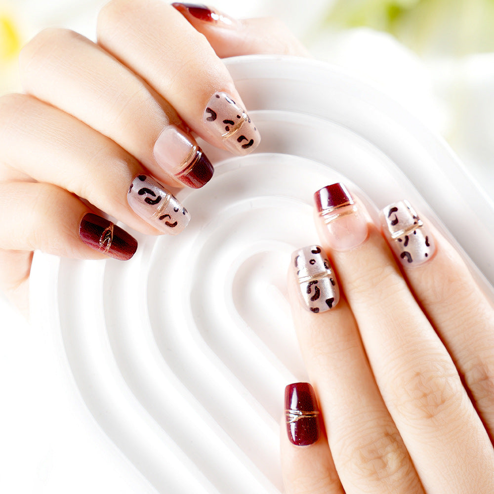 Artistic Press-On Nail Set with Leopard Design Stornfield