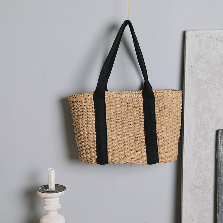 Durable basket bag with contrasting straps Stornfield