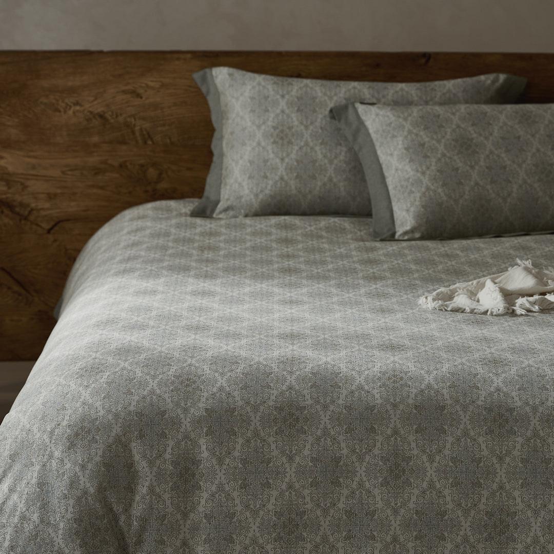 Floral Cotton-Linen Bedspread Set with Chambray Trim