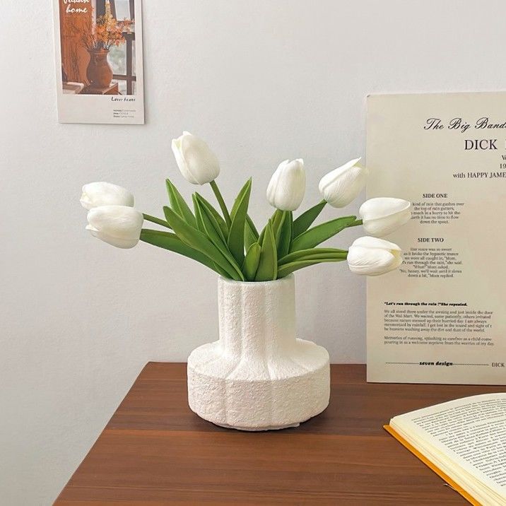 Modern Minimalist Decorative Ceramic Vase