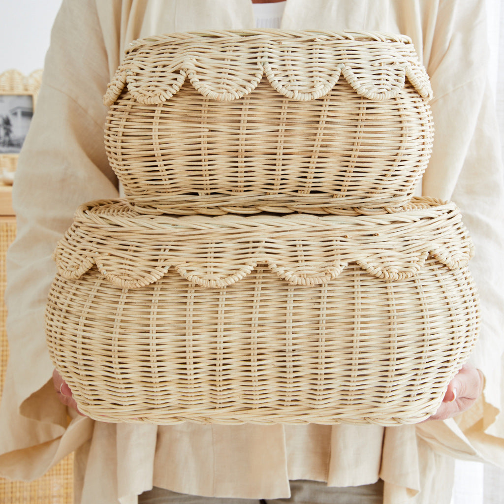Wall basket in elegant shell design Stornfield