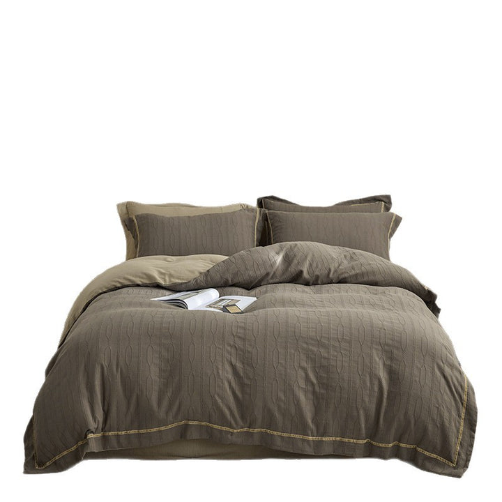 Bedding set made of Mako cotton with fine jacquard quilting and decorative stitching