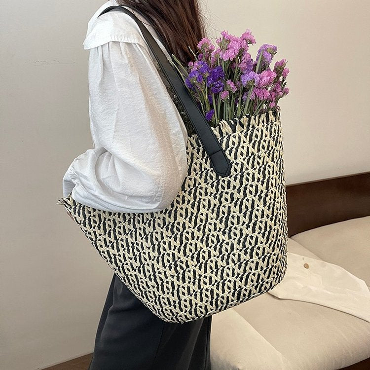 Stylish Tote Bag Made of Braided Natural Material Stornfield
