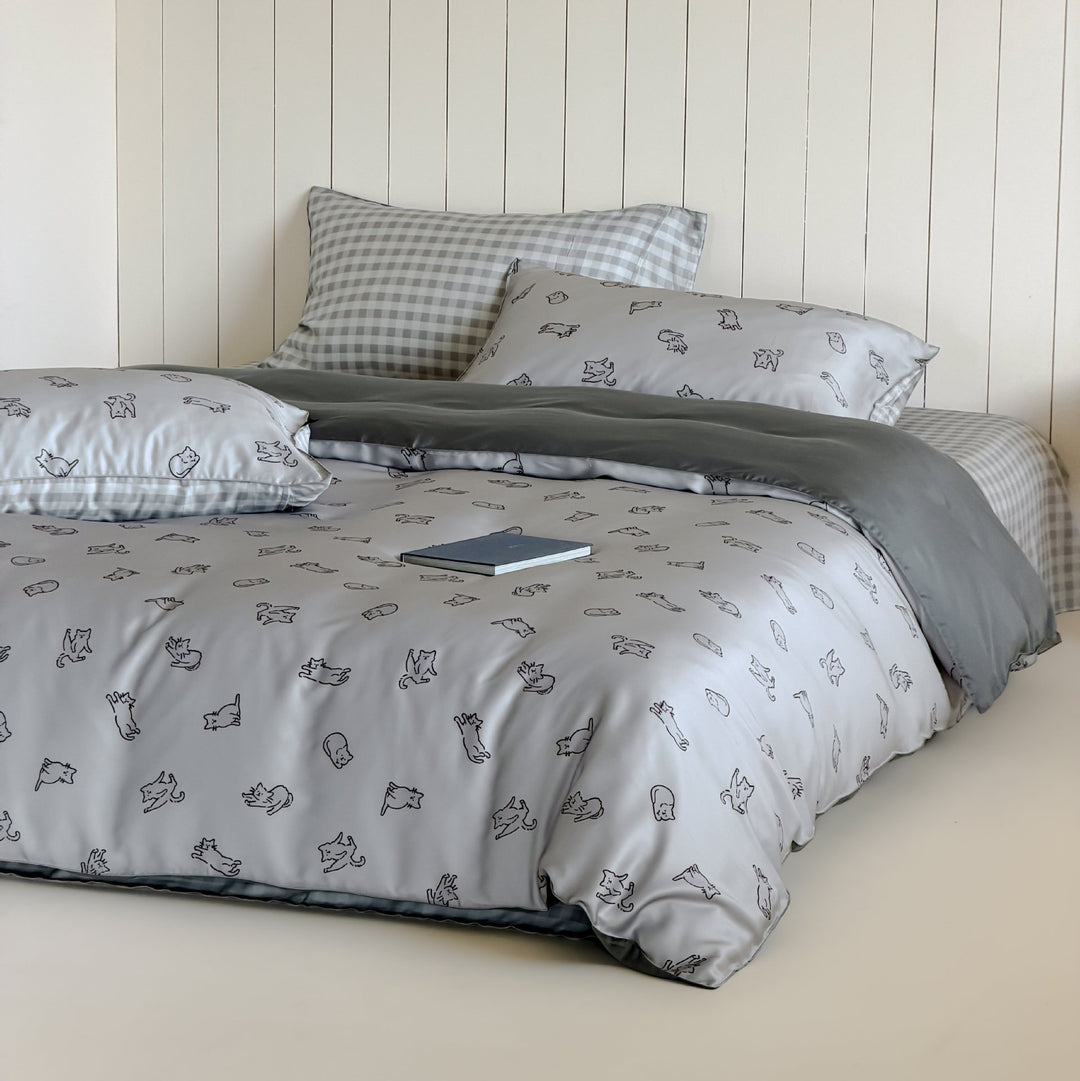 Cat Sketch Cotton Sateen Duvet Cover Set with Reversible Gingham Shams