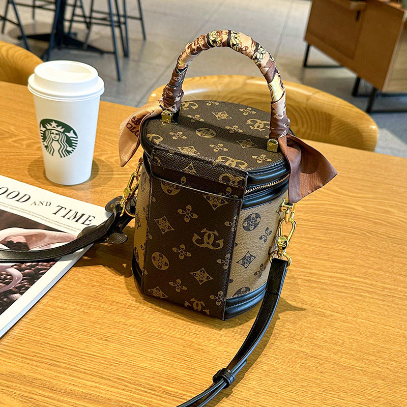 Stylish Round Handheld Bucket Bag