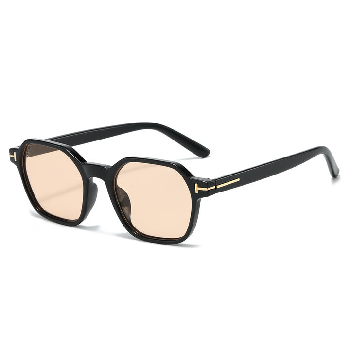 Elegant Wide-Frame Sunglasses Stornfield