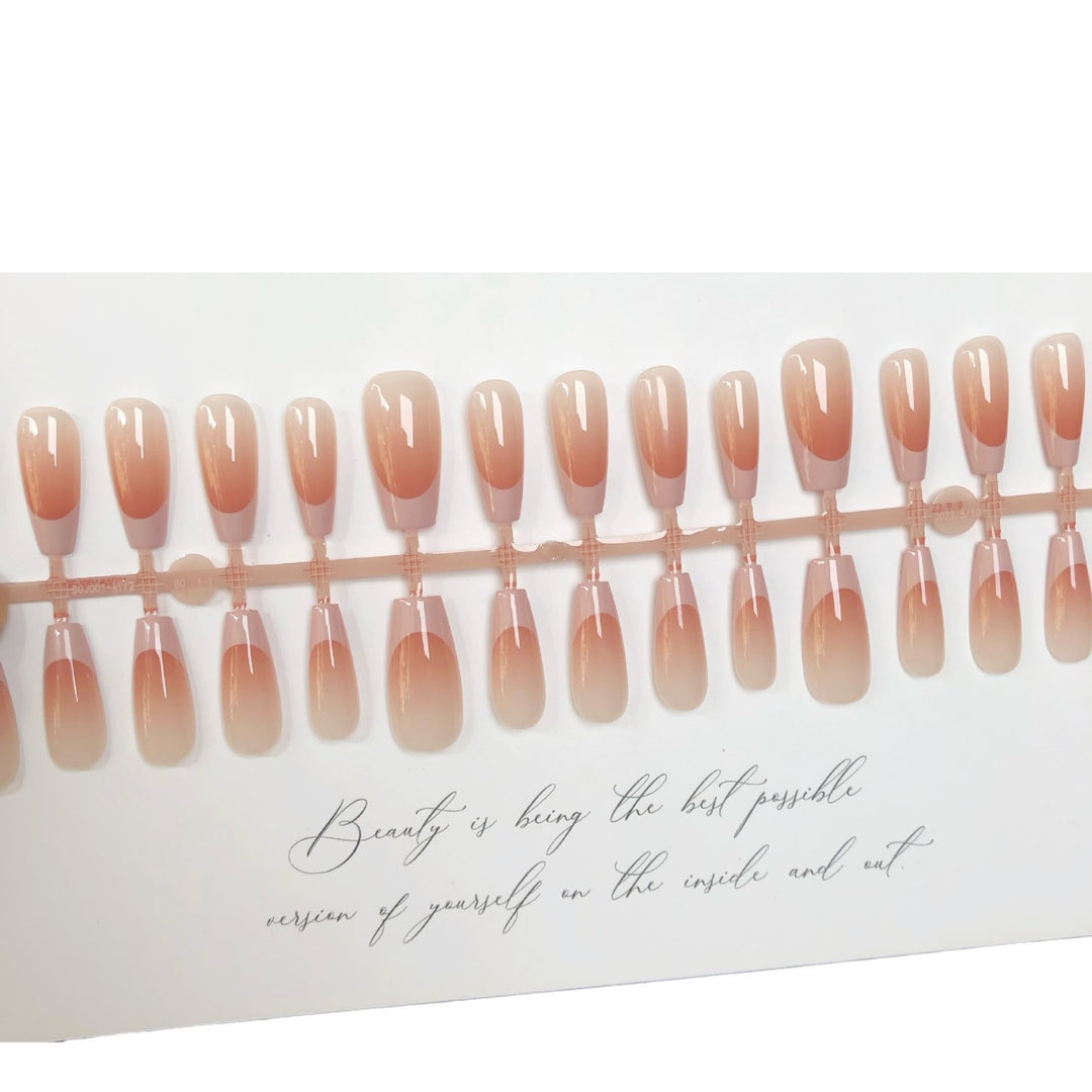 Elegant Press-On Nail Set 1790745710