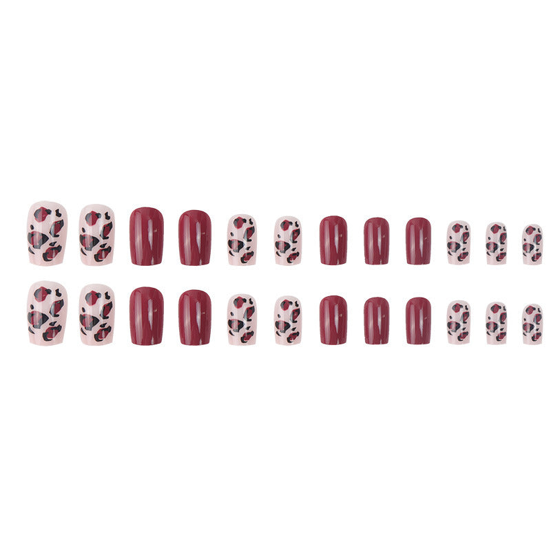 Artistic Short Press-On Nail Set with Leopard Print and Glossy Finish Stornfield